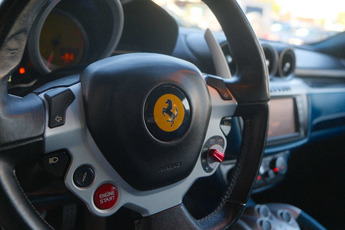 Used 2012 Ferrari FF AWD/4WD image 41