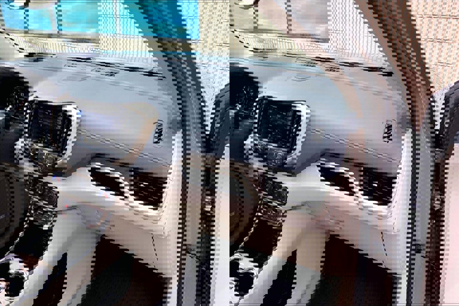 Used 2024 GMC Terrain Denali w/ Denali Premium Package AWD/4WD image 16