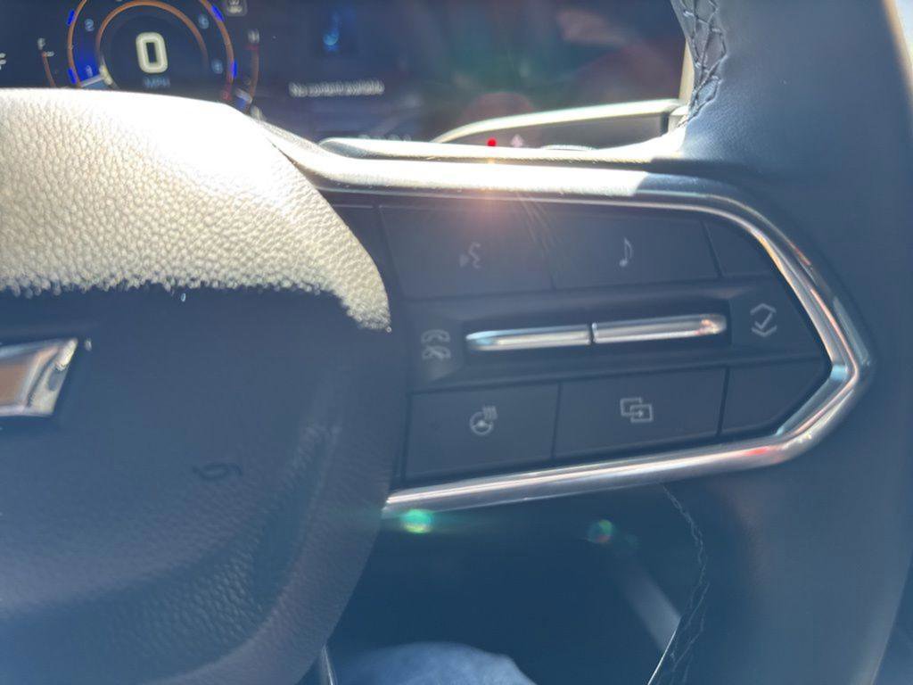 Used 2025 Chevrolet Equinox LT w/ Convenience Package II image 17