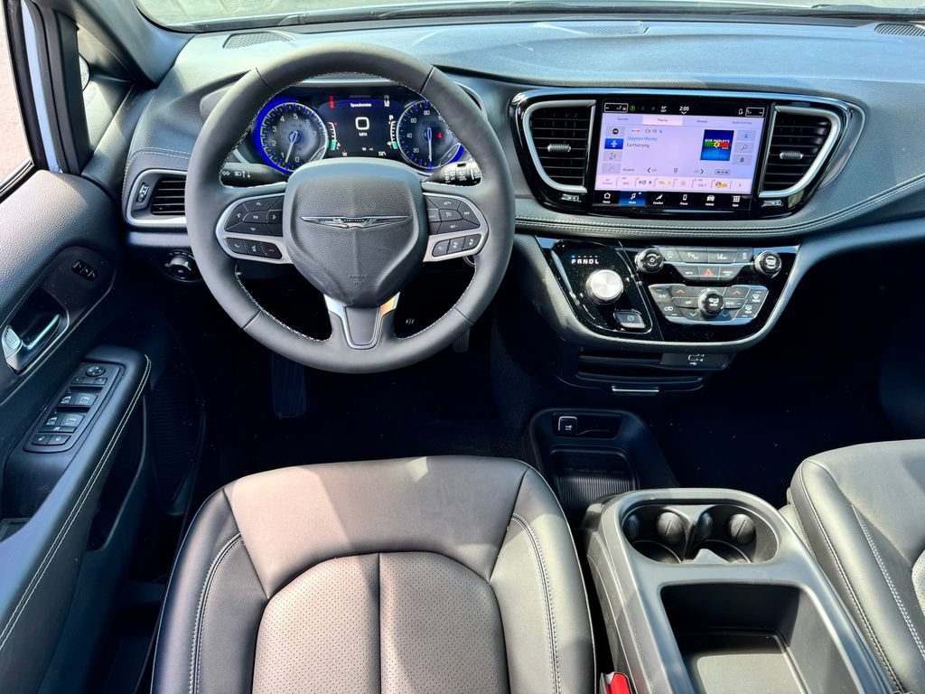 New 2026 Chrysler Pacifica Select FWD image 17