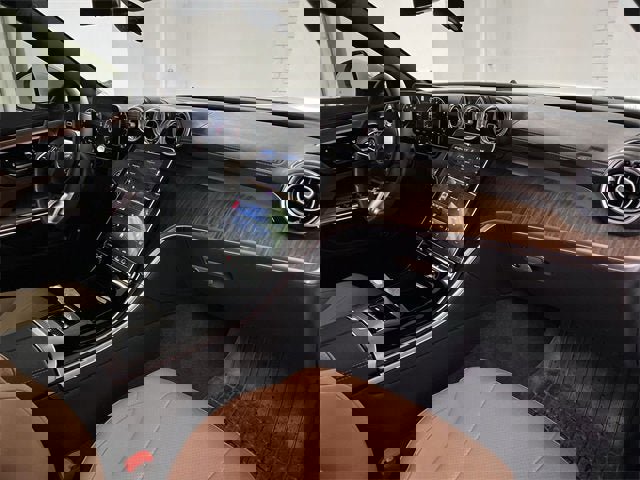 Used 2024 Mercedes-Benz CLE 300 4MATIC Cabriolet image 28