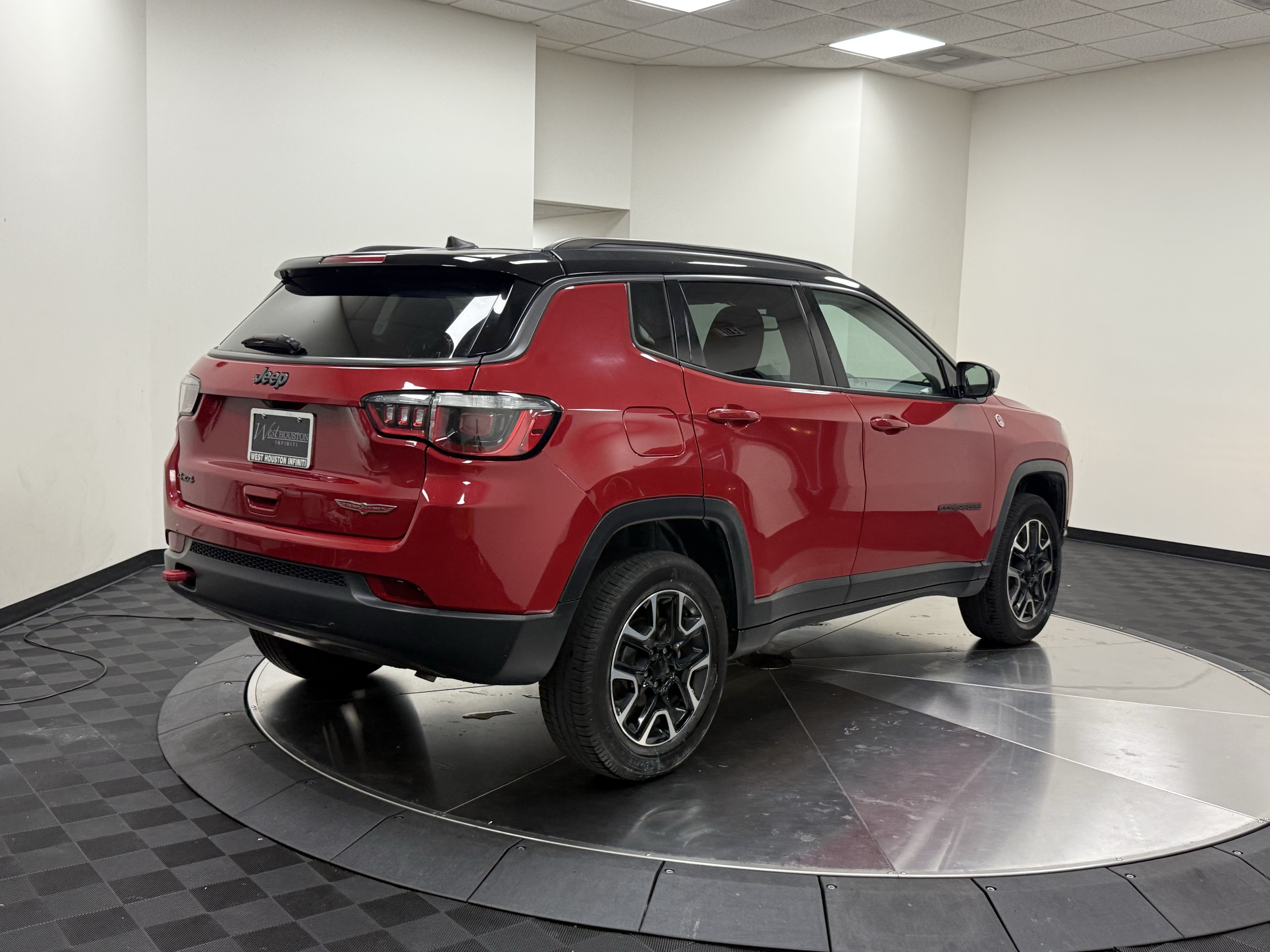 Used 2019 Jeep Compass Trailhawk AWD/4WD image 7