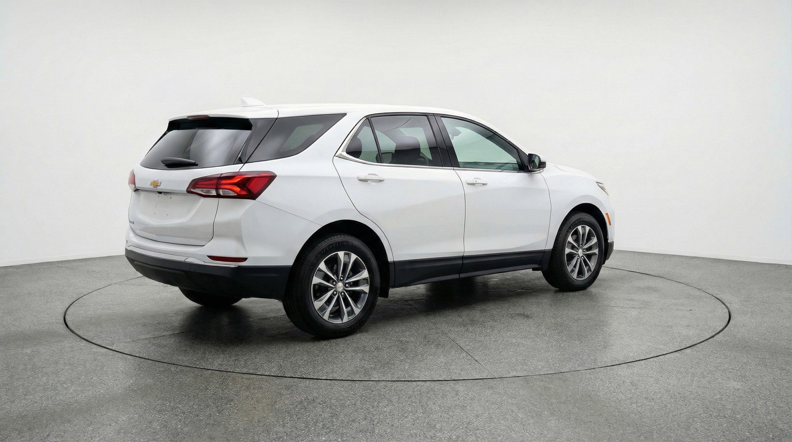 Used 2025 Chevrolet Equinox LT FWD image 9