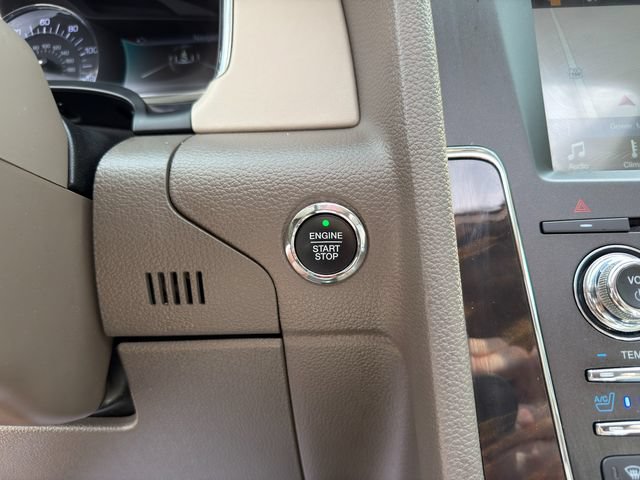 Used 2017 Lincoln Navigator Select AWD/4WD image 32