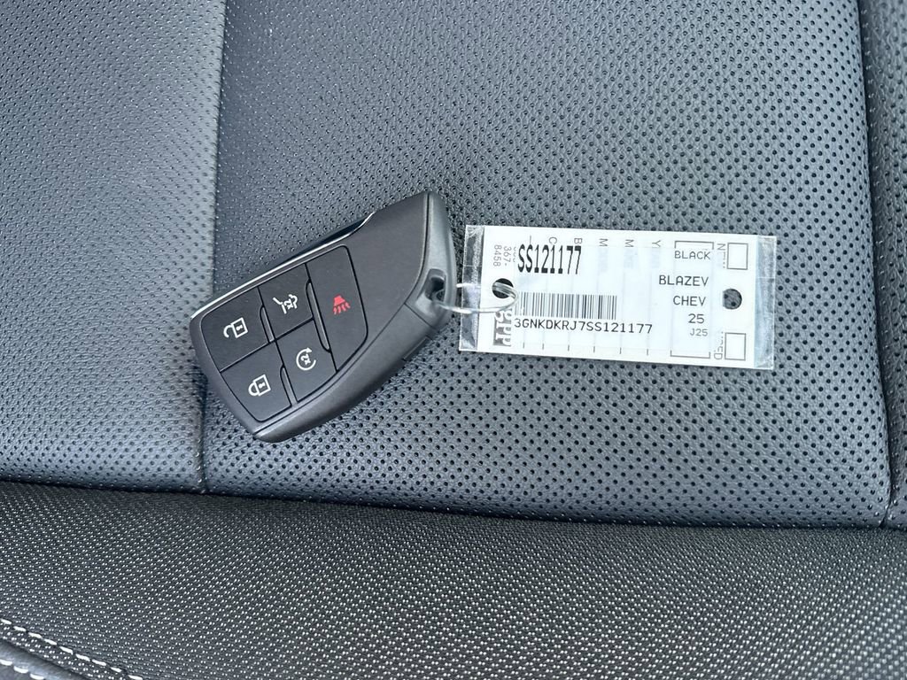 New 2025 Chevrolet Blazer EV LT w/ Super Cruise Package image 35