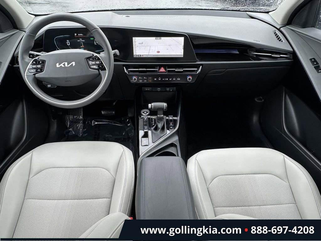 Certified 2025 Kia Niro EX FWD image 12