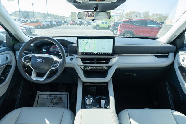 Used 2025 Ford Explorer Active w/ Active Comfort Package AWD/4WD image 29