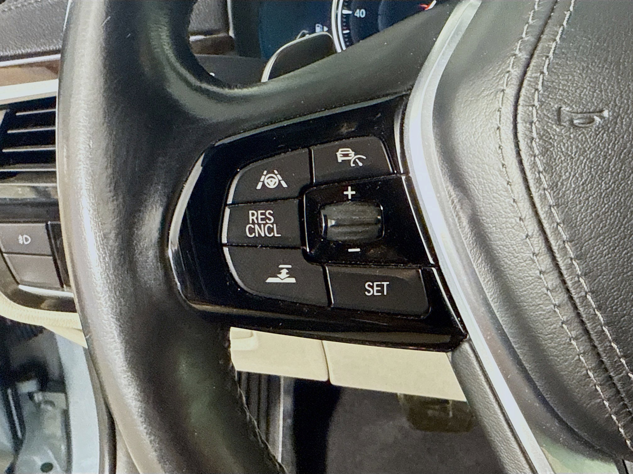 Used 2018 BMW 540i image 14