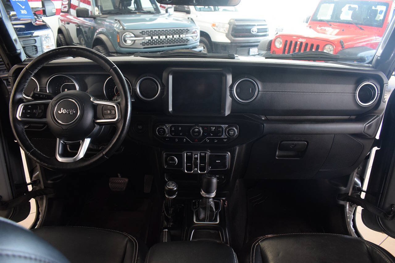 Used 2018 Jeep Wrangler Unlimited Sahara AWD/4WD image 21