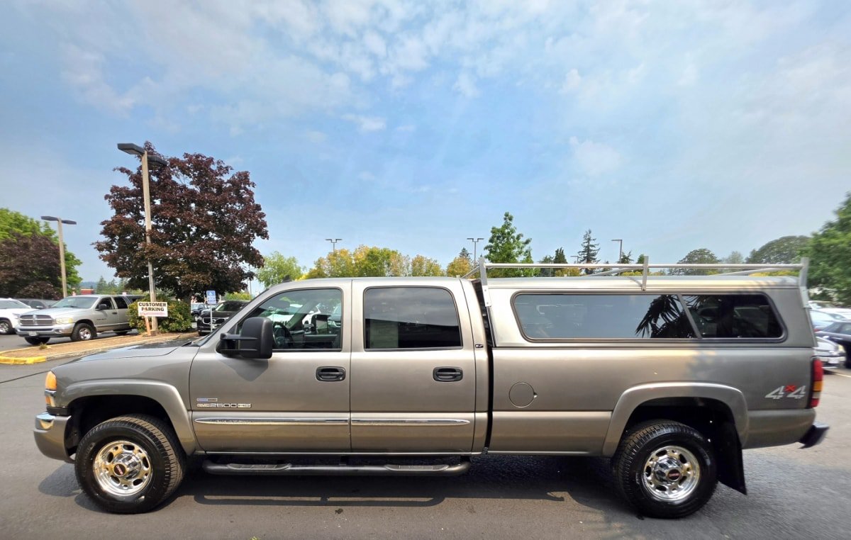 Used 2007 GMC Sierra 2500 SLT w/ Heavy-Duty Power Package AWD/4WD image 1