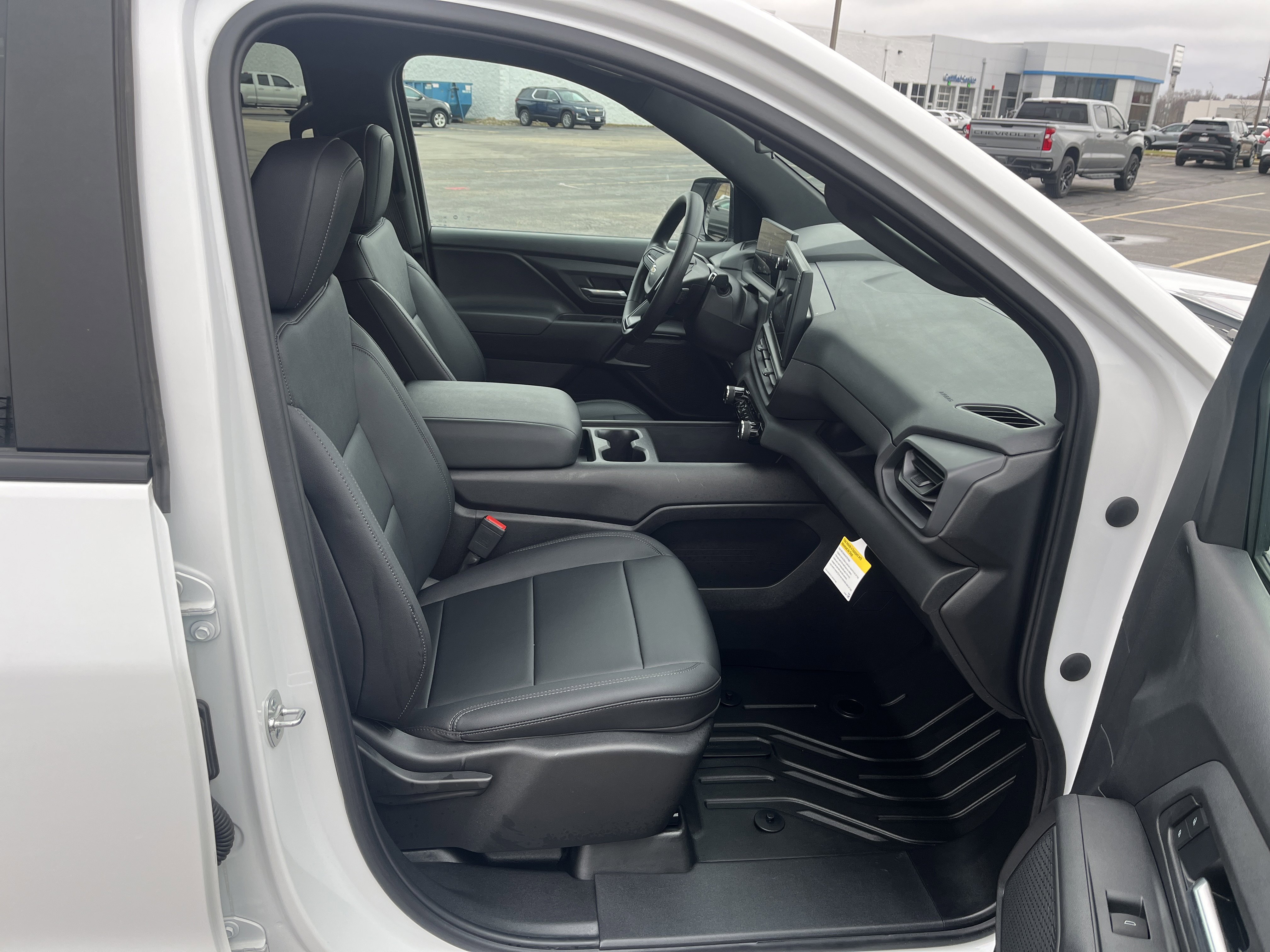 Used 2025 Chevrolet Silverado EV W/T AWD/4WD image 18