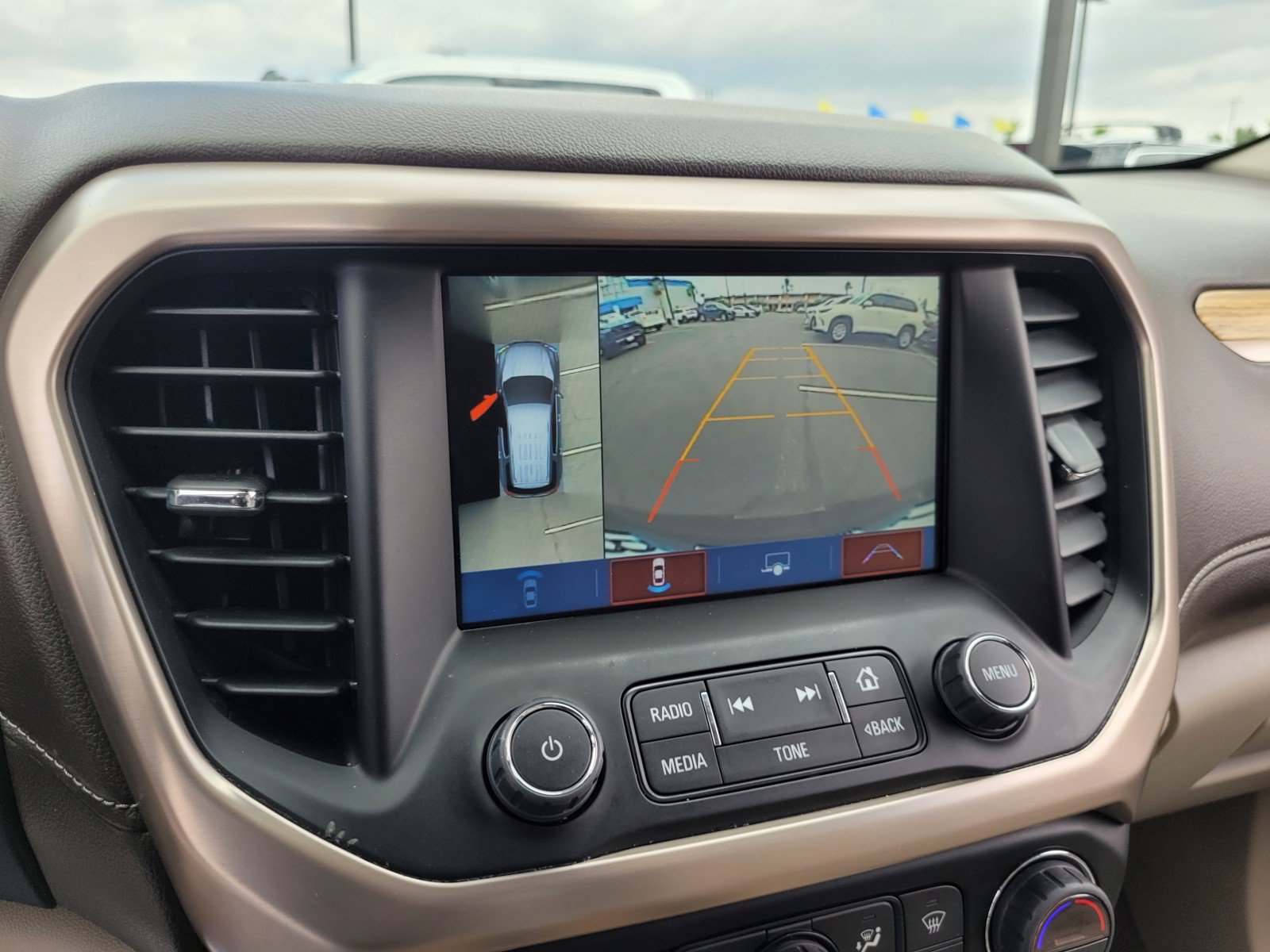 Used 2018 GMC Acadia Denali w/ Technology Package FWD image 18
