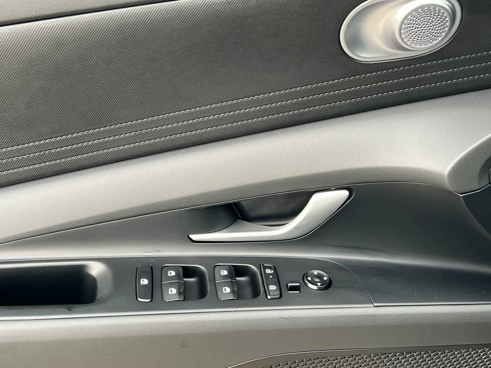 New 2026 Hyundai Elantra SE FWD image 13