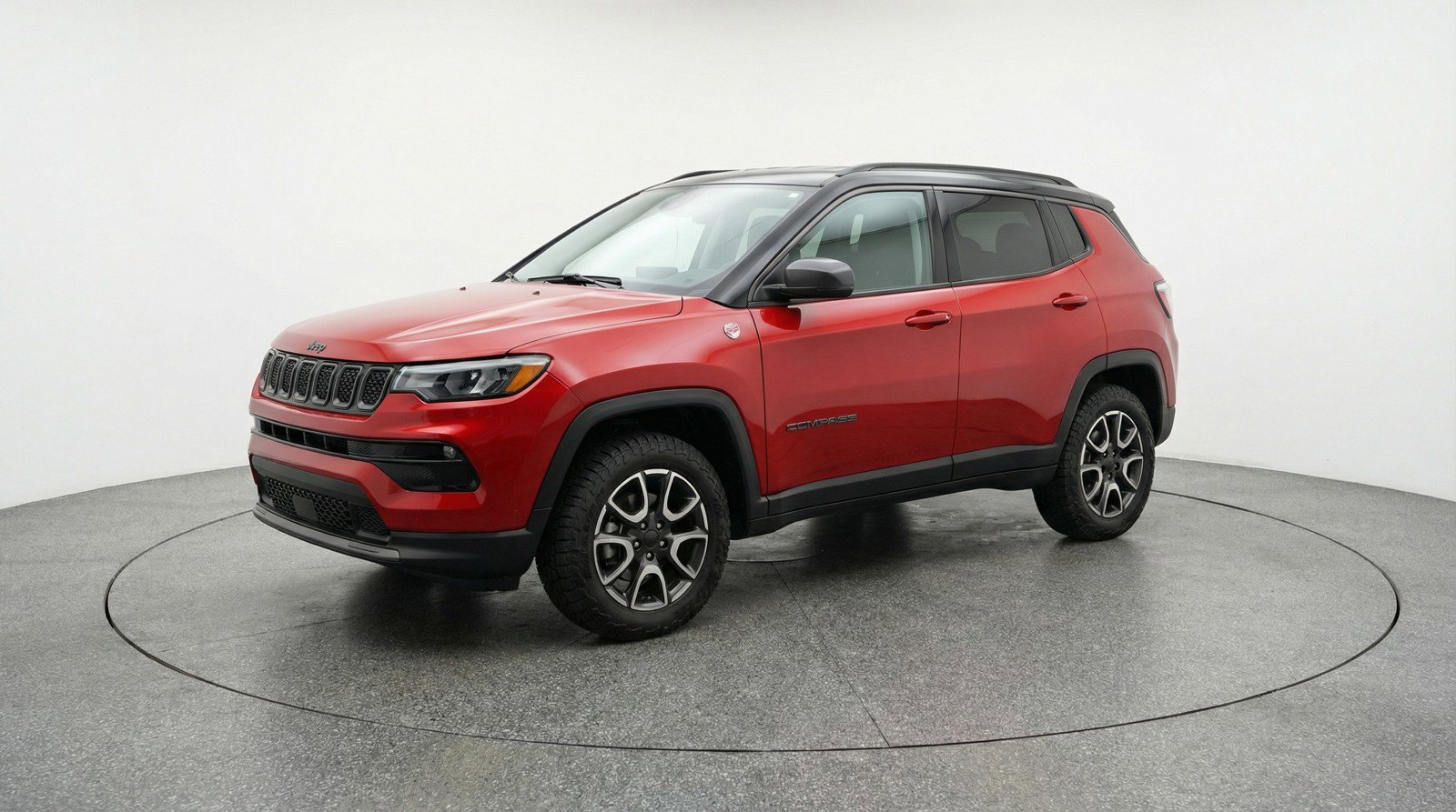 Used 2025 Jeep Compass Trailhawk image 3
