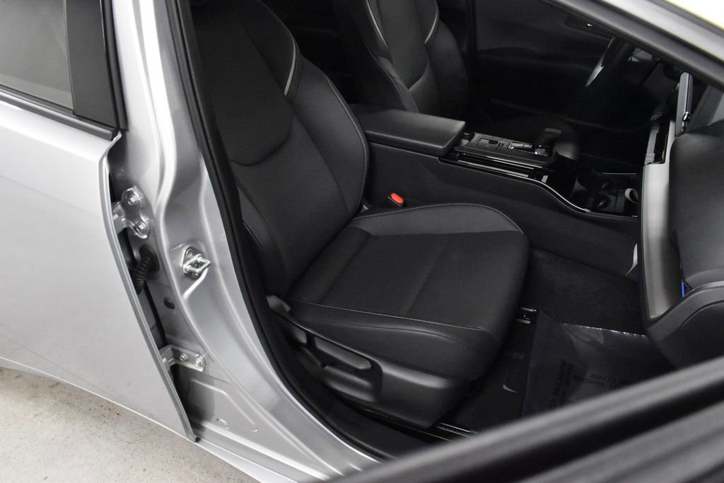Used 2024 Toyota Prius XLE image 15