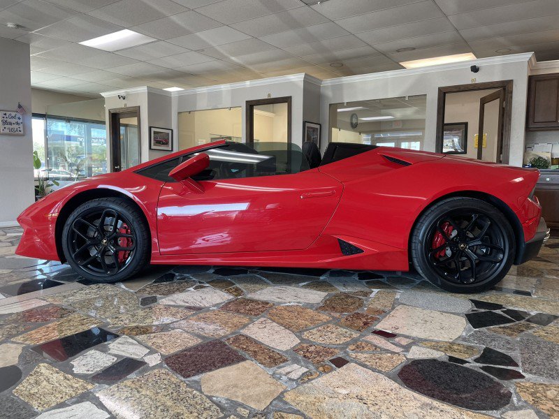 Used 2019 Lamborghini Huracan LP 580-2 RWD image 4