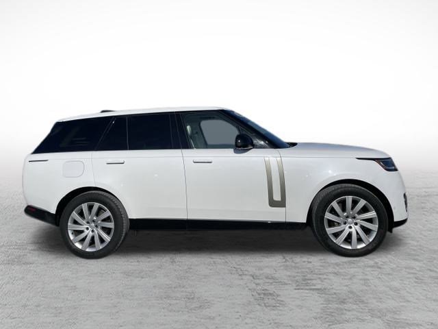 Used 2024 Land Rover Range Rover SE image 4