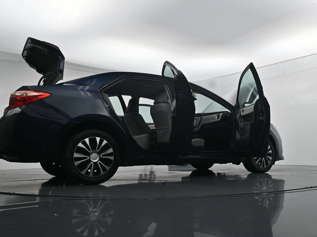 Used 2019 Toyota Corolla LE FWD image 46