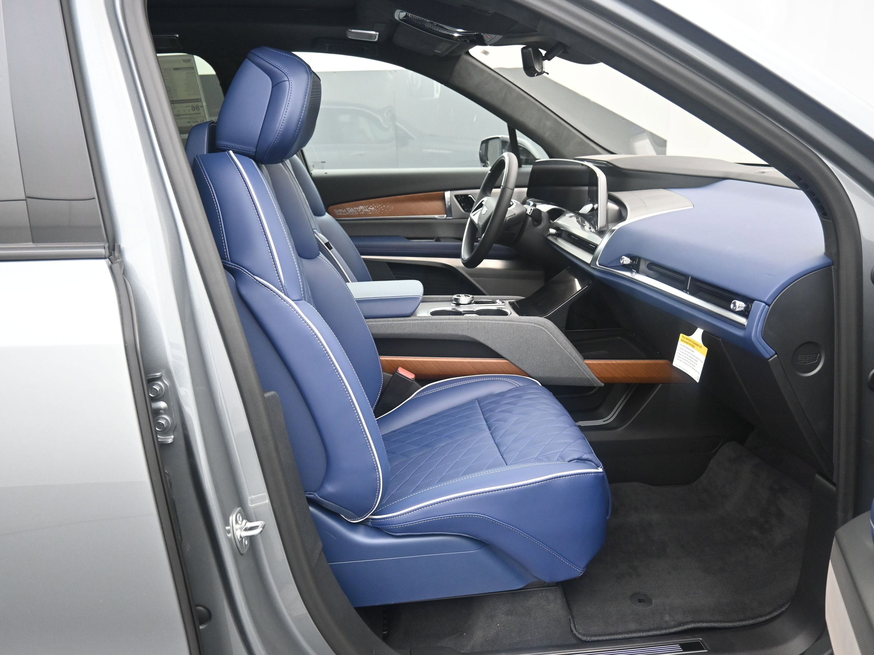 New 2026 Cadillac Vistiq Premium Luxury w/ LPO, Floor Liner Package image 13