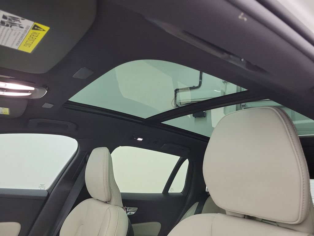 New 2026 Volvo V60 B5 Cross Country Ultra w/ Protection Package Premier AWD/4WD image 19