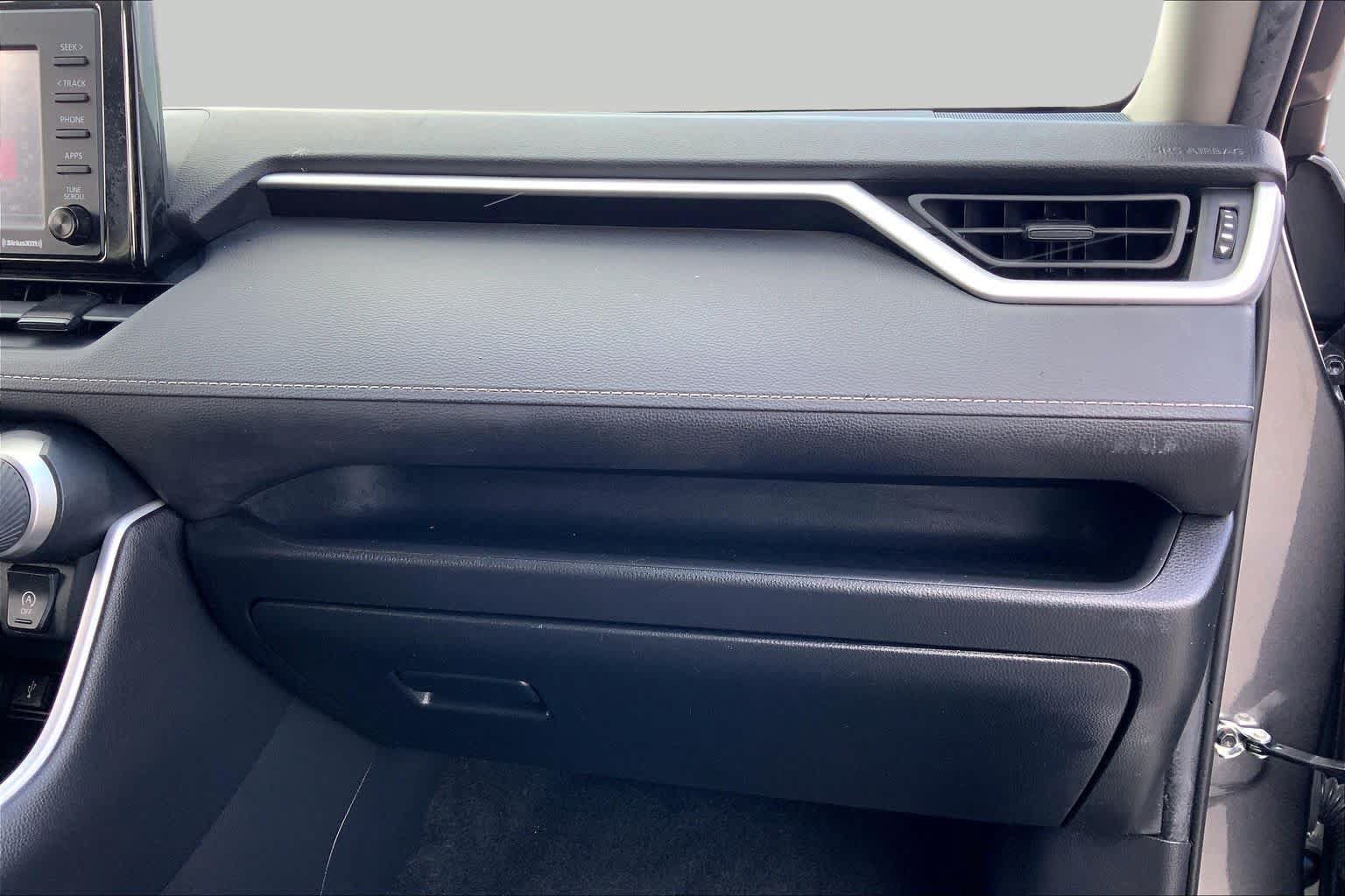 Used 2021 Toyota RAV4 XLE FWD image 18