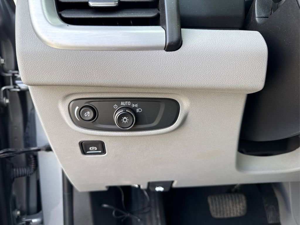 Used 2023 GMC Terrain SLE w/ Driver Convenience Package image 26