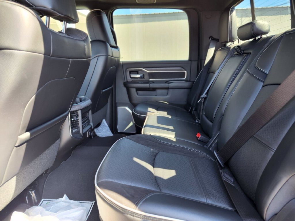 New 2026 RAM 2500 Laramie AWD/4WD image 16