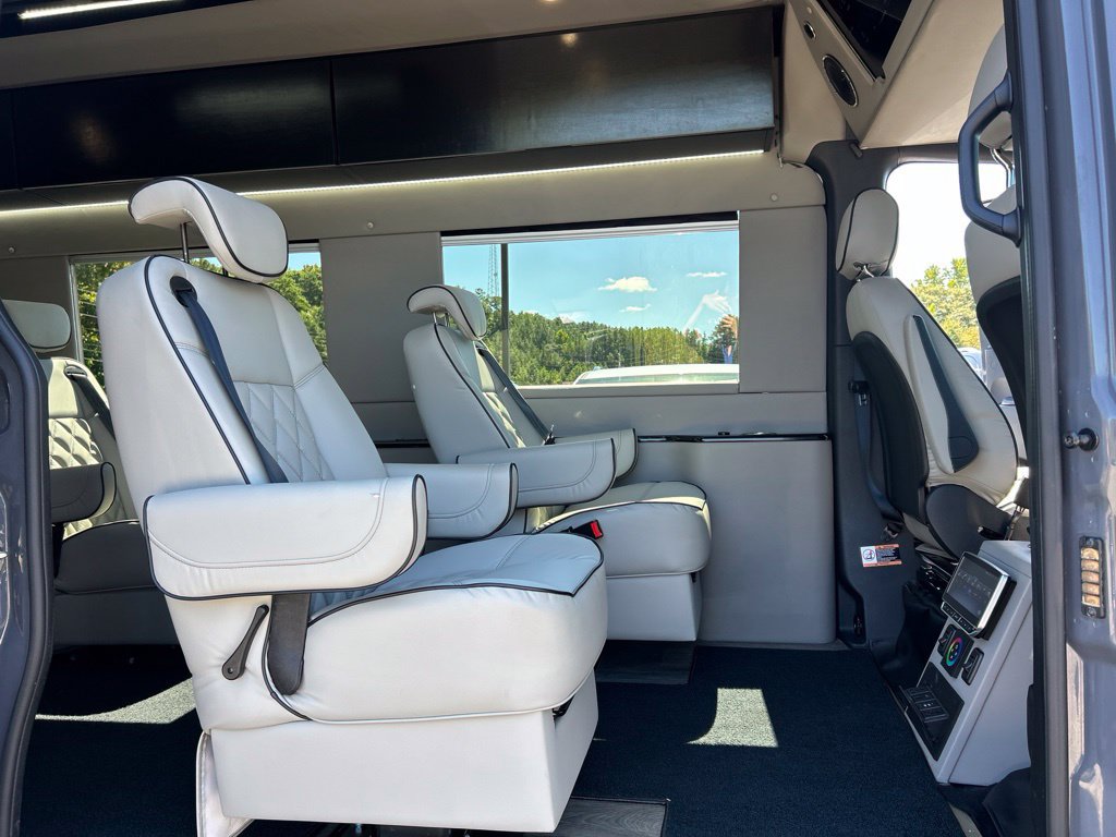 Used 2022 Mercedes-Benz Sprinter 2500 image 75