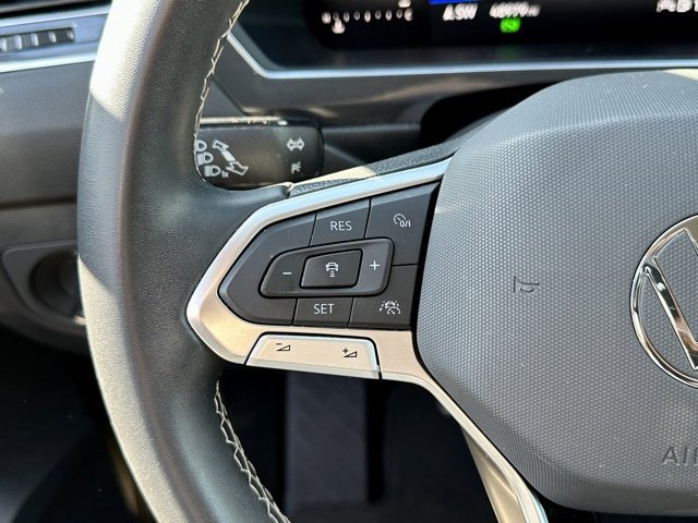 Used 2023 Volkswagen Tiguan SE image 33