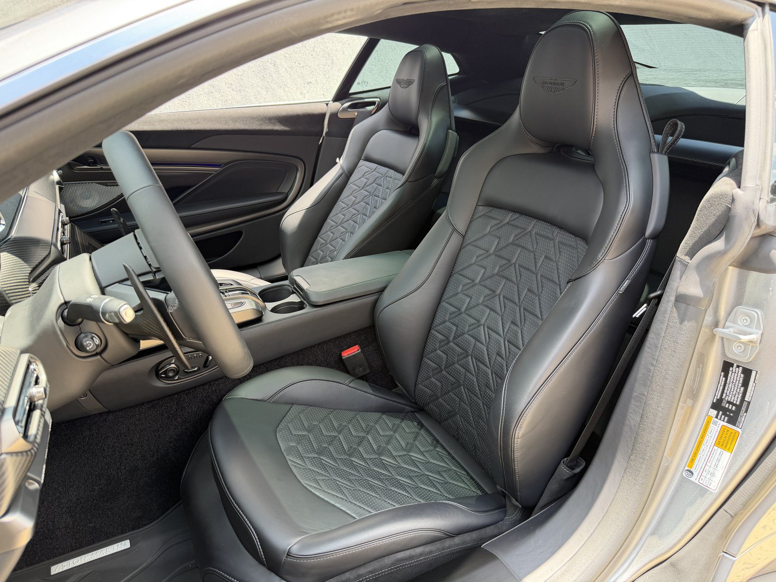 Used 2025 Aston Martin Vanquish RWD image 11
