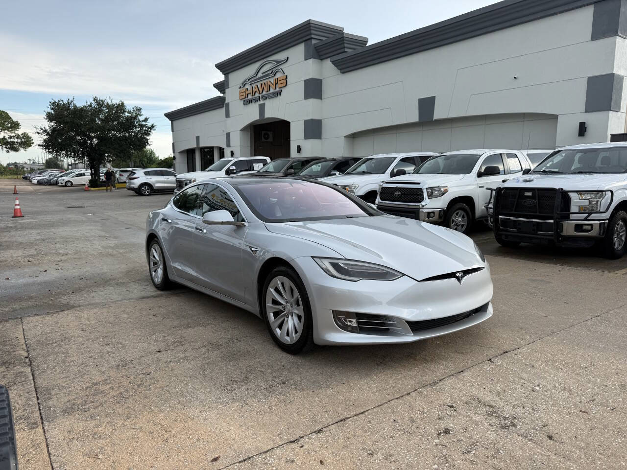 Used 2017 Tesla Model S 60 RWD image 2