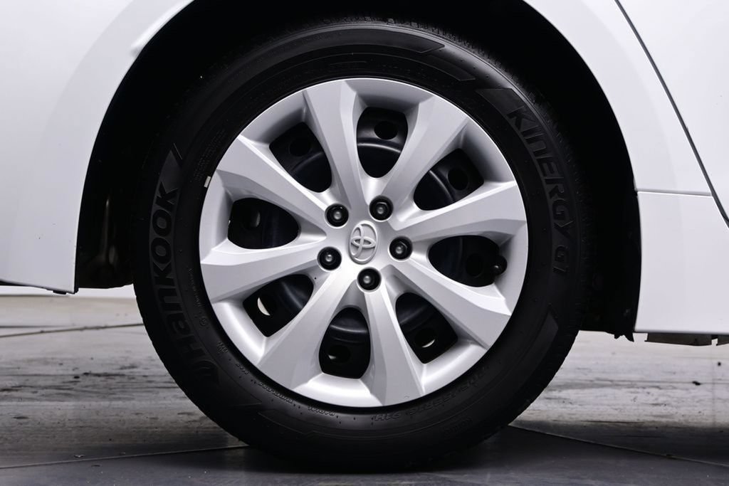 Used 2025 Toyota Corolla LE FWD image 37