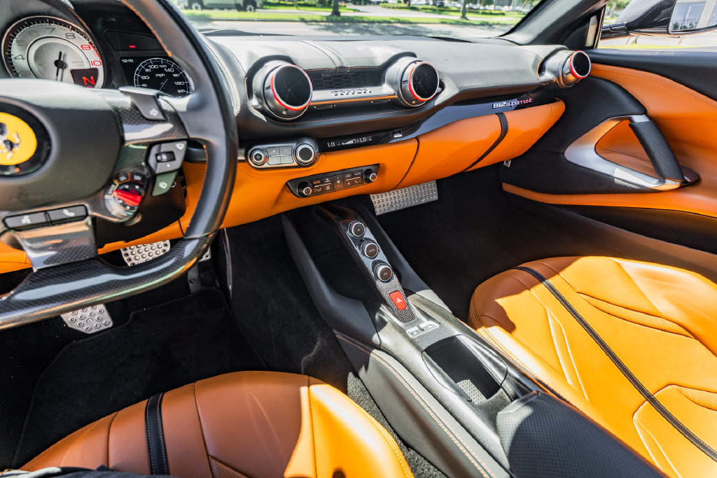 Used 2019 Ferrari 812 Superfast RWD image 24