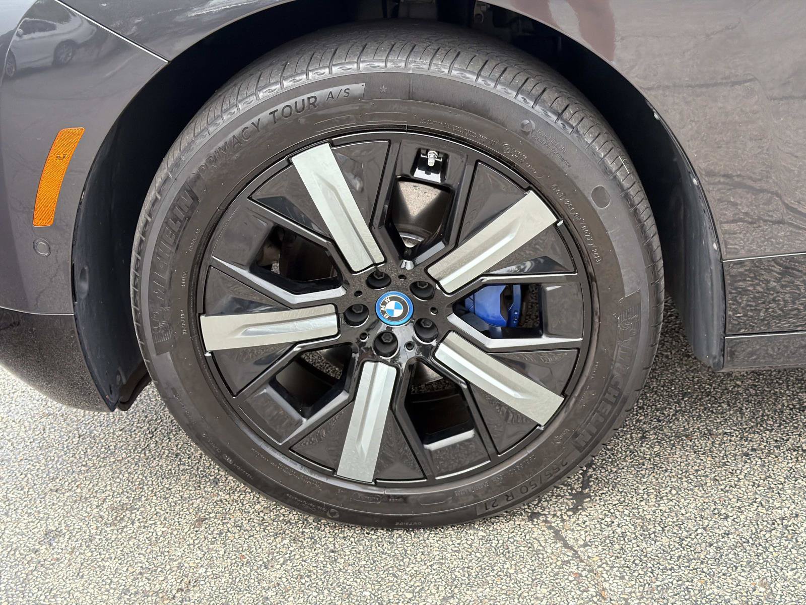 Certified 2024 BMW iX xDrive50 w/ Sport Package AWD/4WD image 10