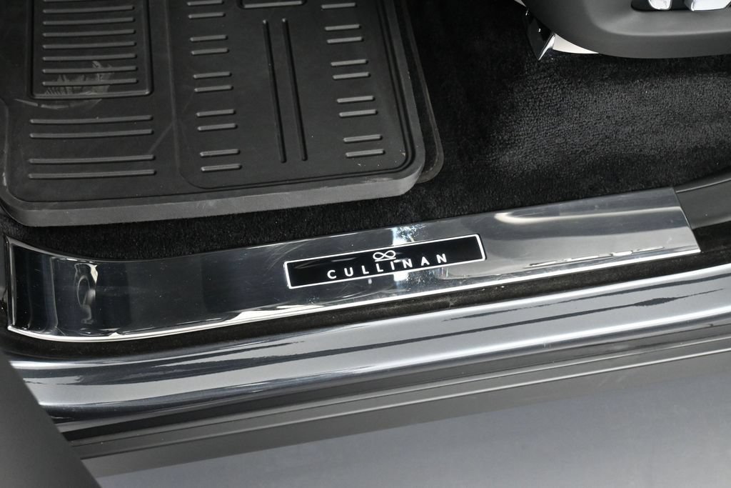 Certified 2024 Rolls-Royce Cullinan Black Badge AWD/4WD image 16