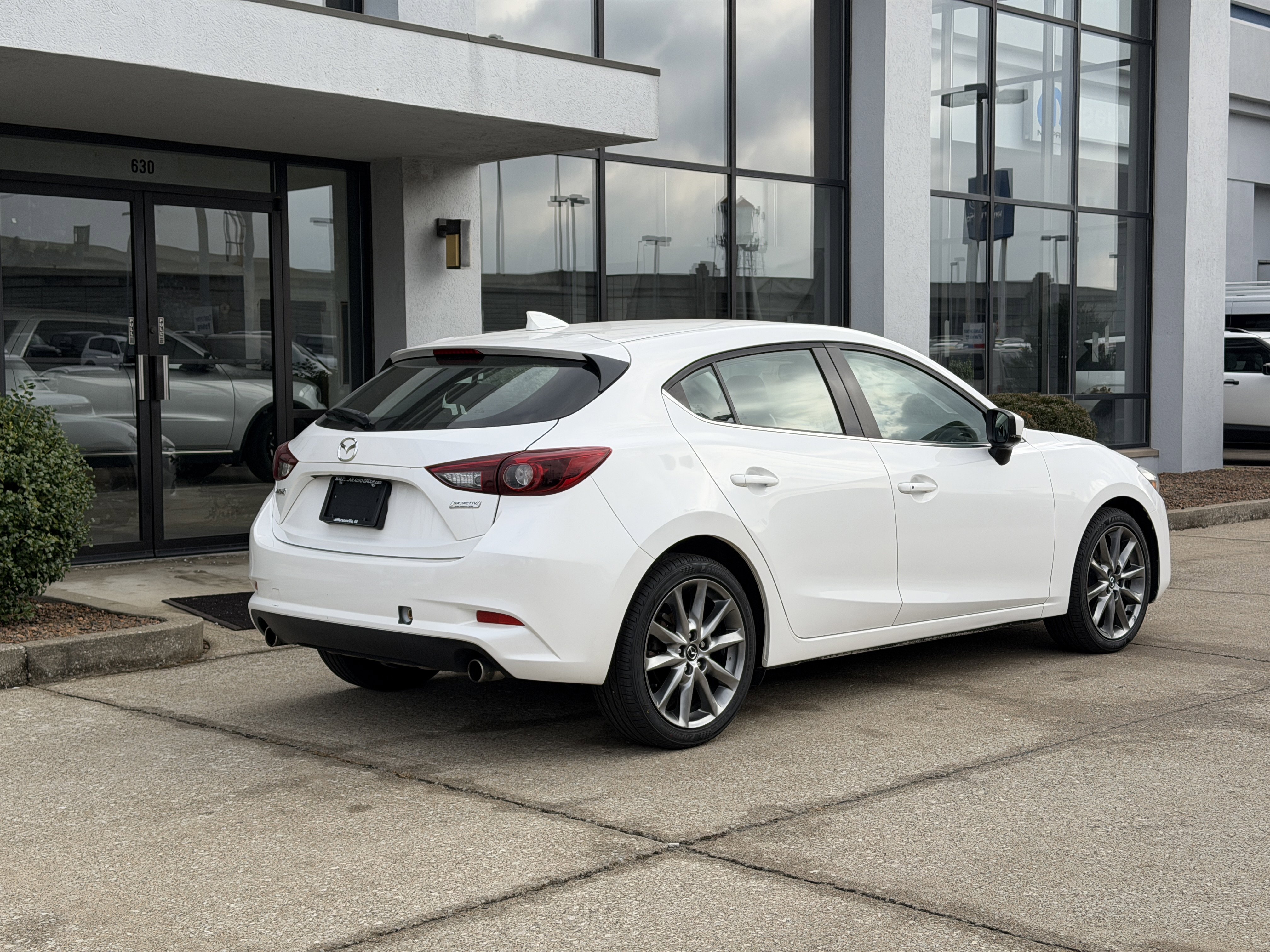 Used 2018 MAZDA MAZDA3 Grand Touring w/ Premium Equipment Package image 4