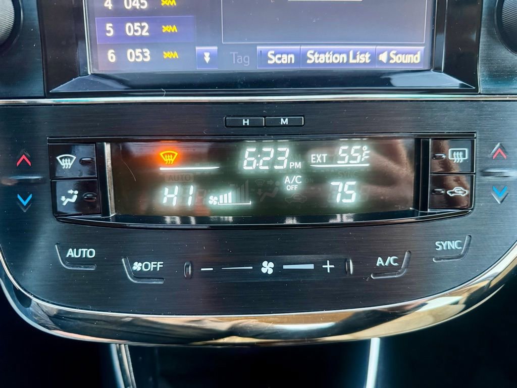 Used 2016 Toyota Avalon XLE Plus image 25