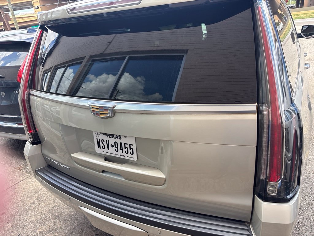 Used 2017 Cadillac Escalade ESV Luxury RWD image 9