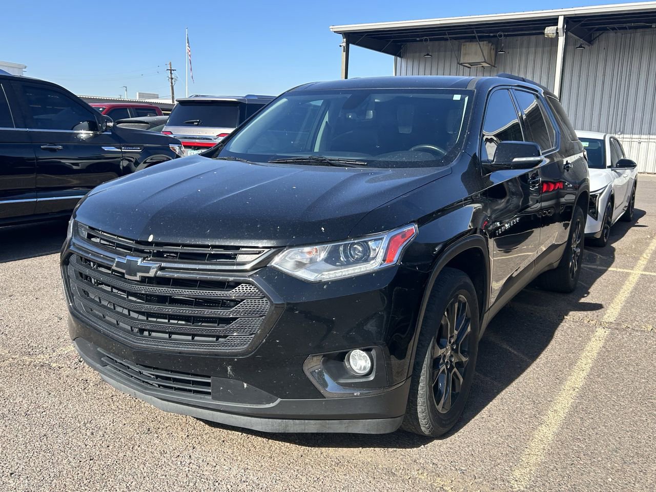 Used 2018 Chevrolet Traverse RS w/ LPO, Cargo Package FWD image 2