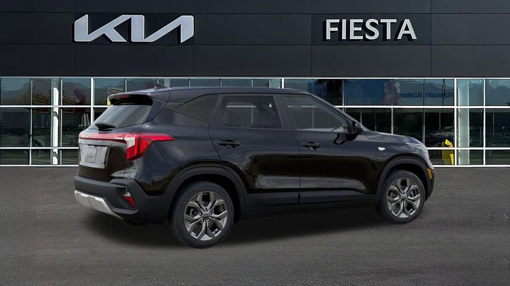 New 2026 Kia Seltos LX FWD image 6