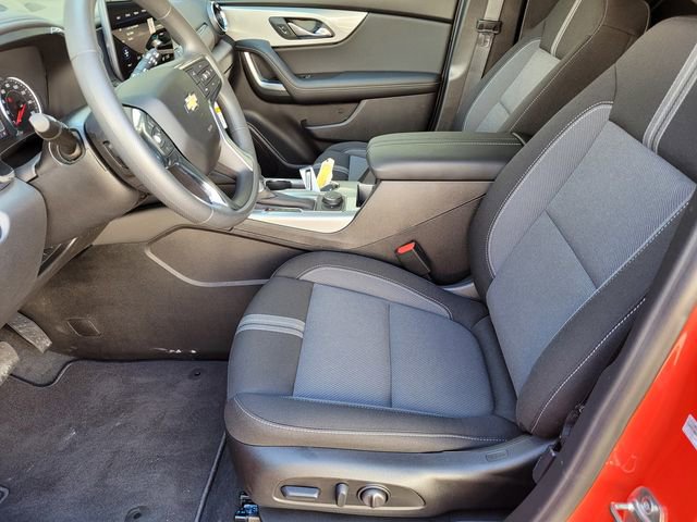 Used 2025 Chevrolet Blazer LT image 9