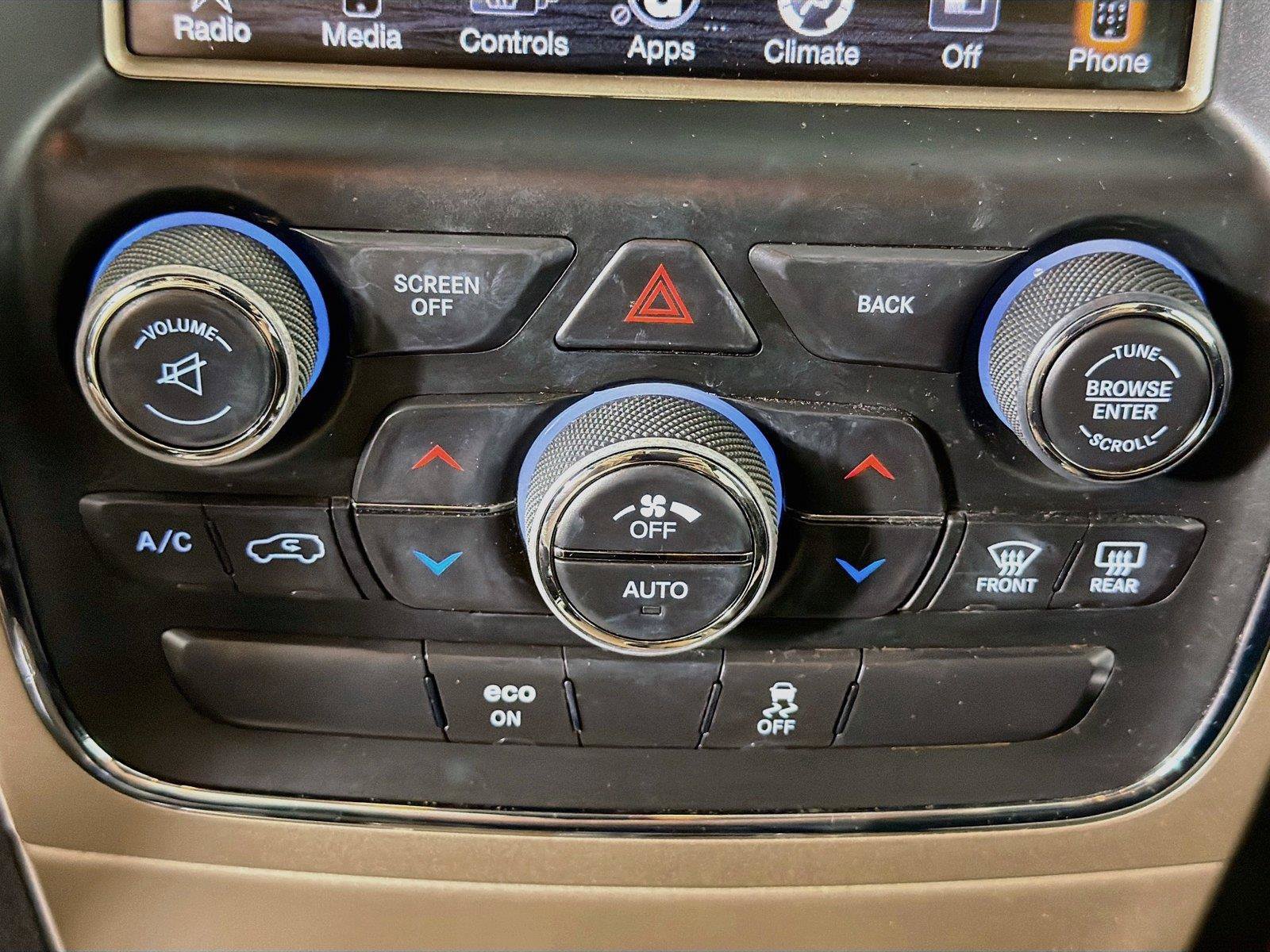 Used 2015 Jeep Grand Cherokee Altitude RWD image 15