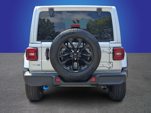 Used 2024 Jeep Wrangler Unlimited Sahara AWD/4WD image 5