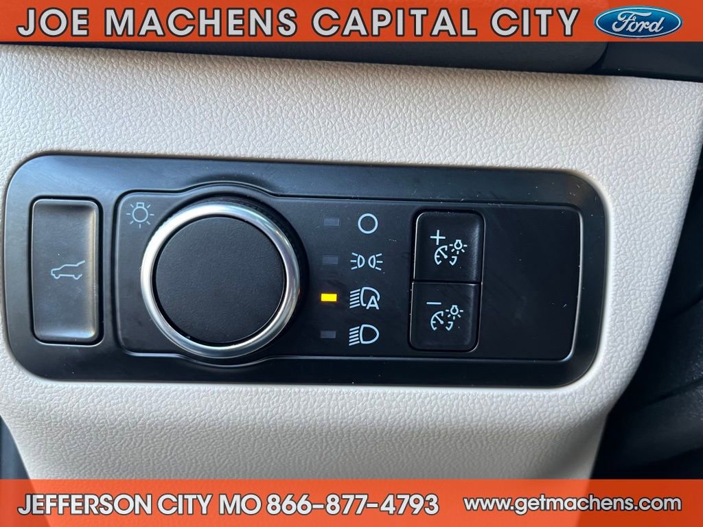 Certified 2022 Ford Escape SE w/ SE Sport Appearance Package image 22