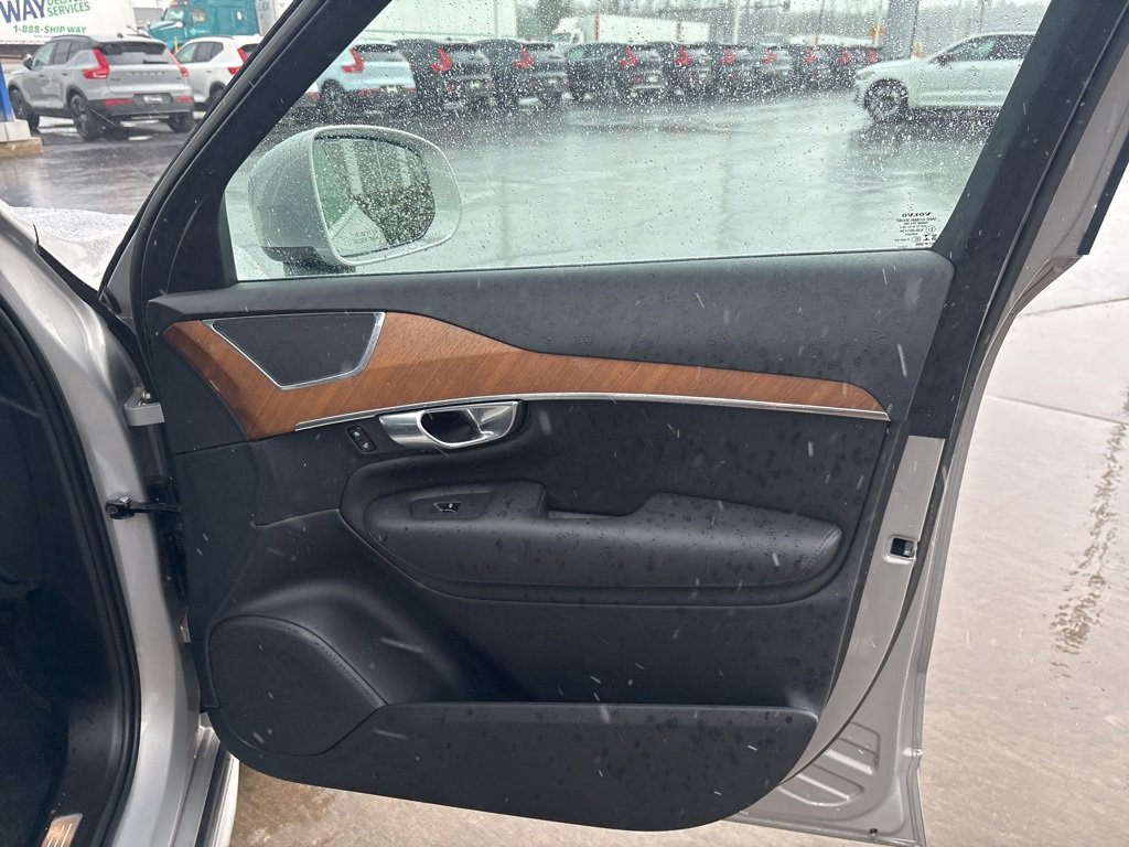 Certified 2023 Volvo XC90 B5 Plus image 33