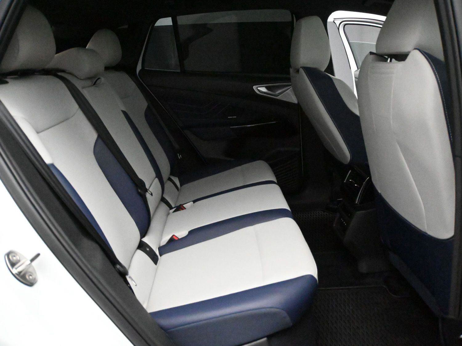 Used 2025 Volkswagen ID.4 Pro S Plus image 19