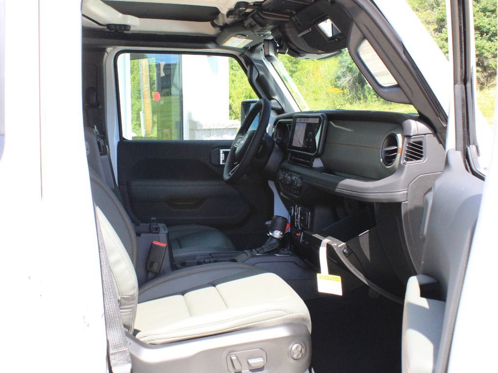 New 2026 Jeep Gladiator Mojave AWD/4WD image 26
