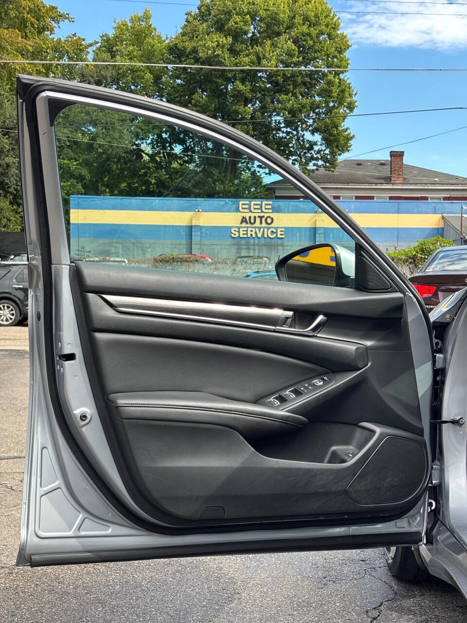 Used 2019 Honda Accord Sport image 9