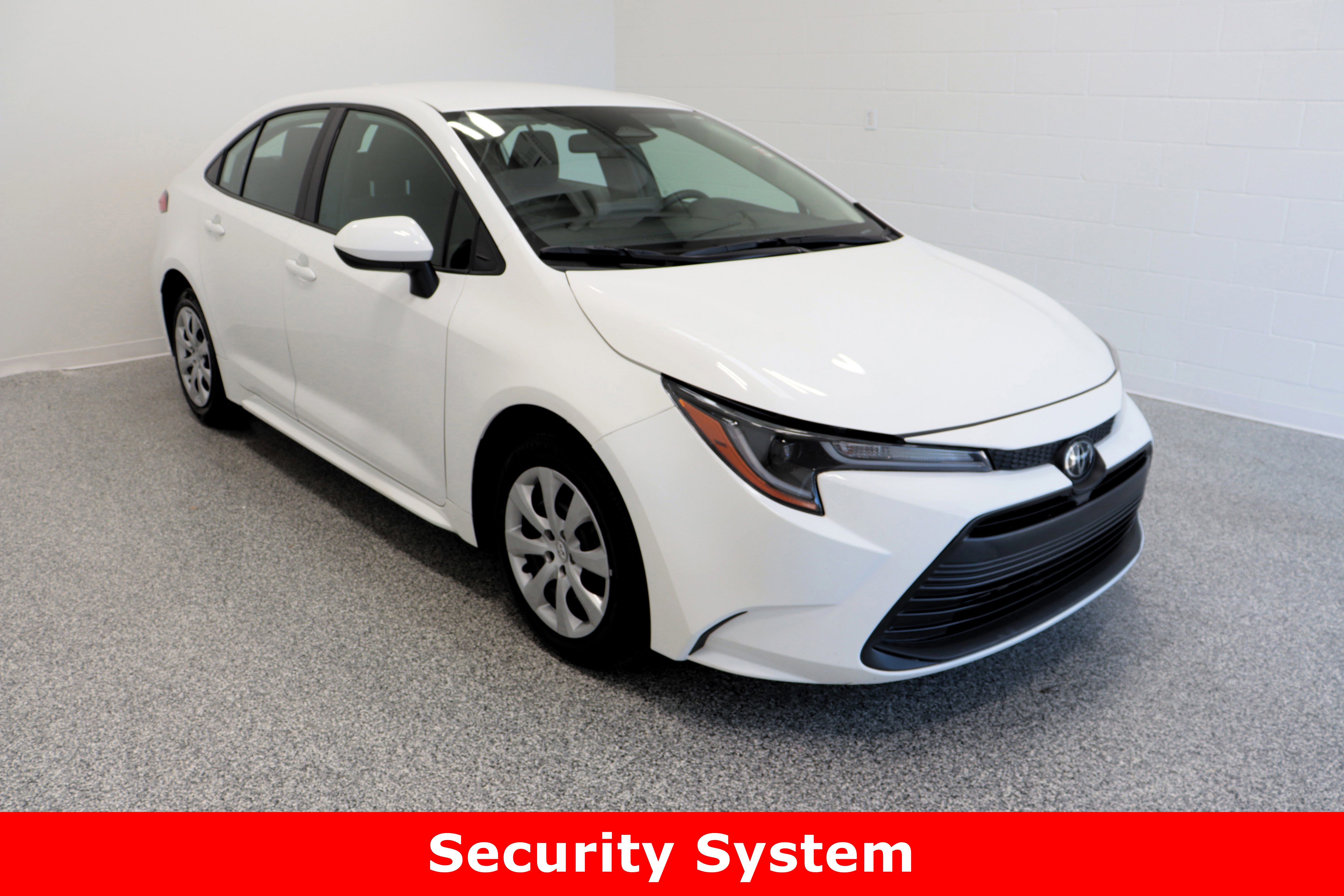 Used 2025 Toyota Corolla LE image 4