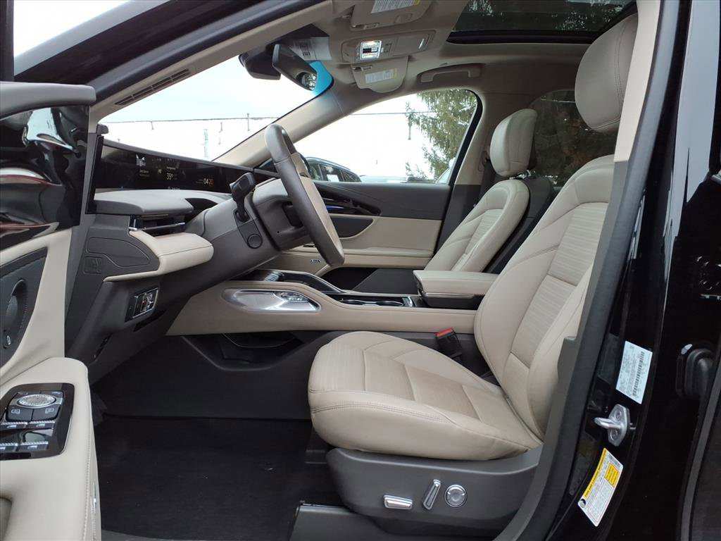 Certified 2024 Lincoln Nautilus Reserve w/ Equipment Group 202A image 13